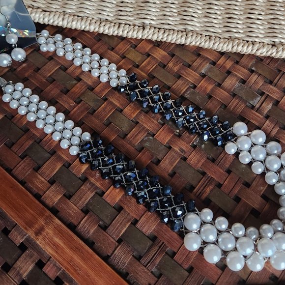 Ladies Fashion Beaded NWT Necklace Set - Picture 4 of 10